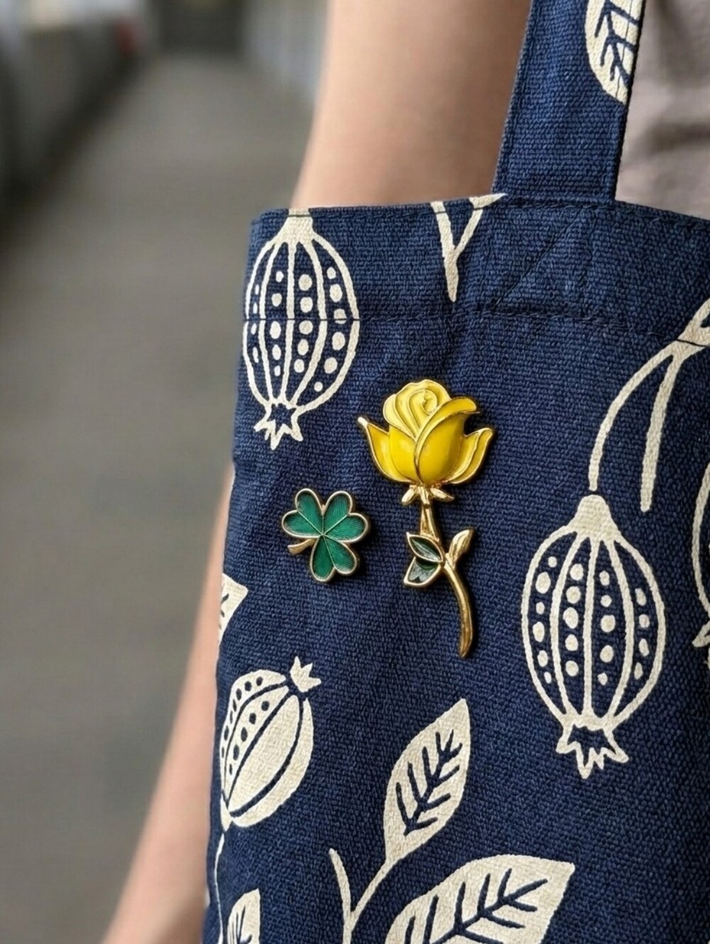 Vintage Hallmark Green Gold Clover Pin & Unsigned Yellow Rose Brooch Enamel Set